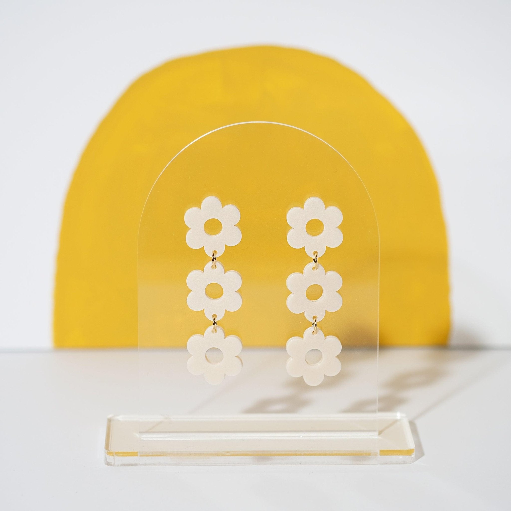 Daisy Chain Earrings in Linen - Sleepy Mountain