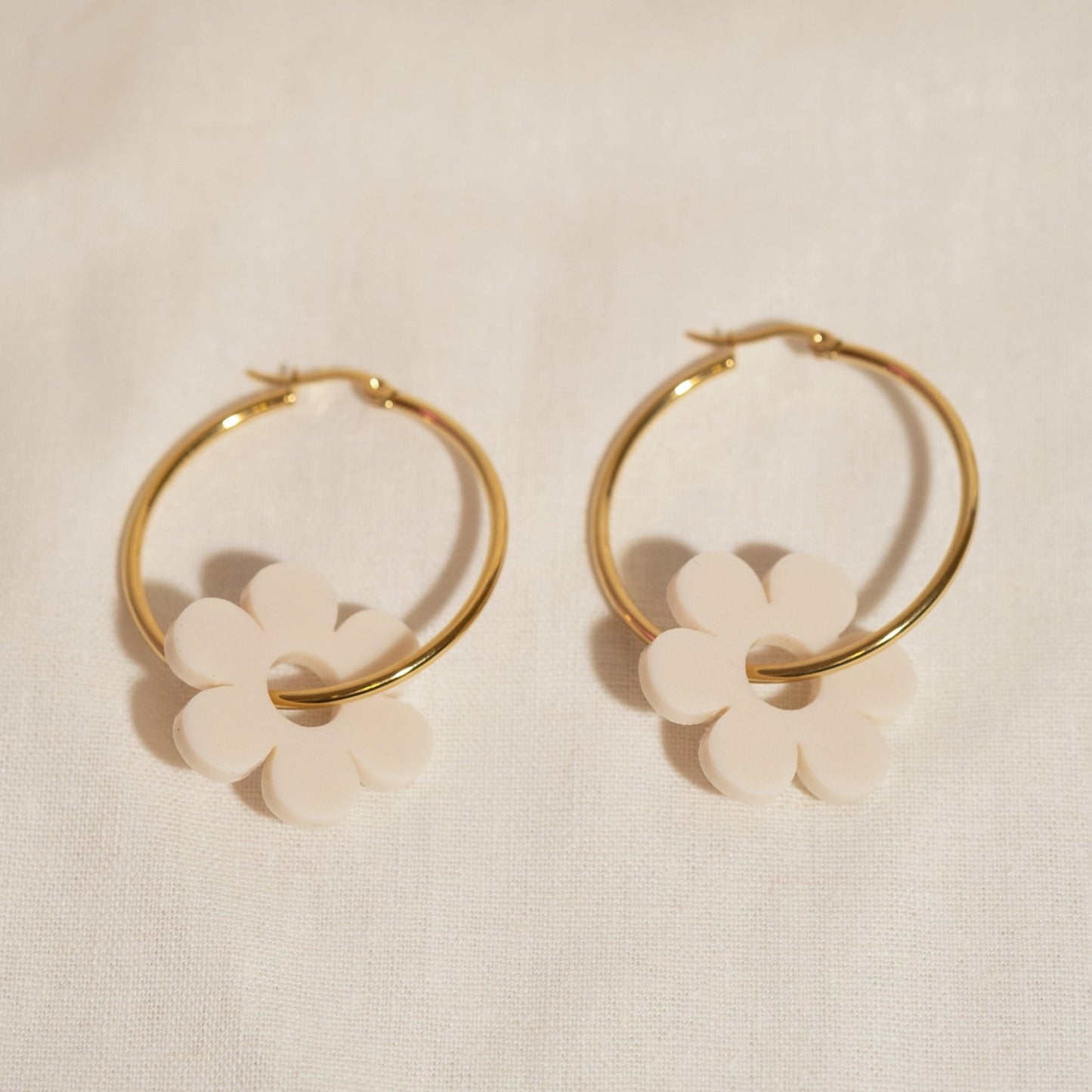 Linen Daisy Hoop Earrings - Sleepy Mountain