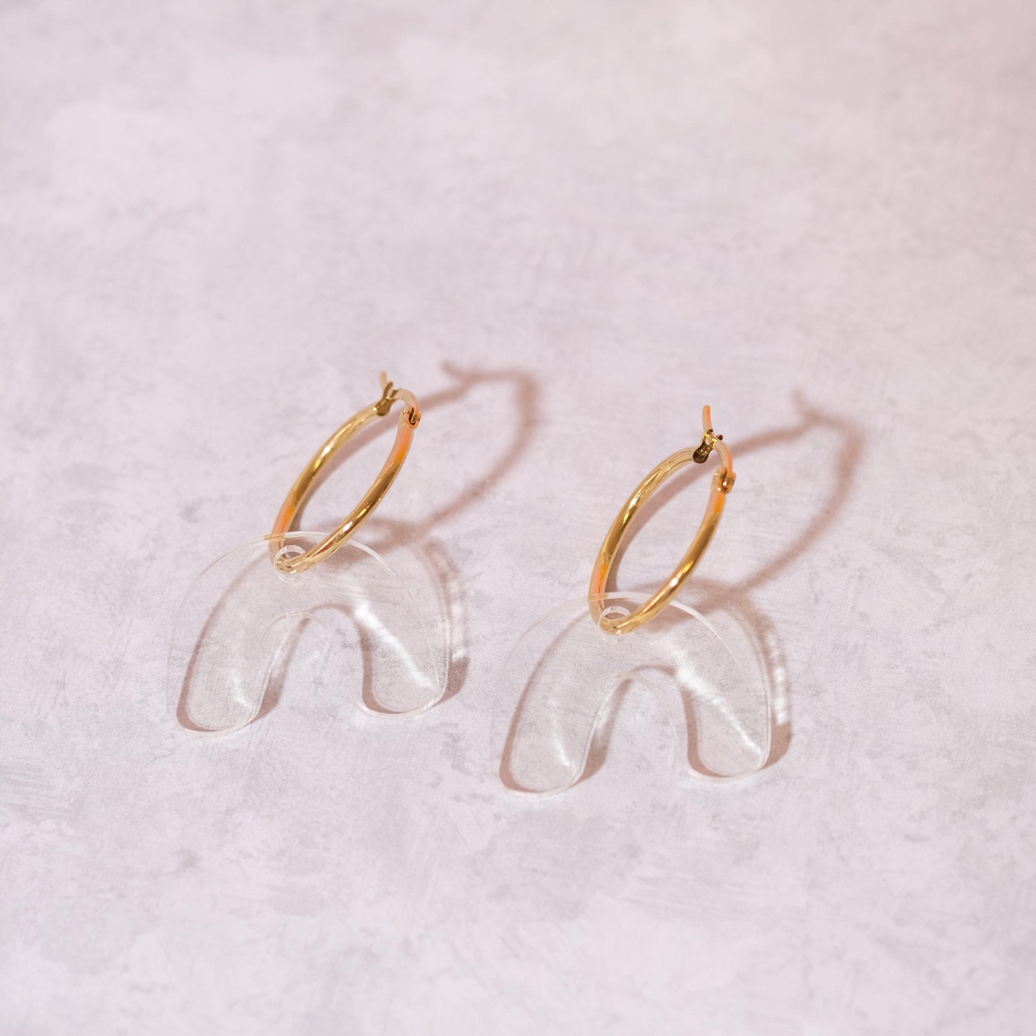Clear arch hoop earrings - Sleepy Mountain