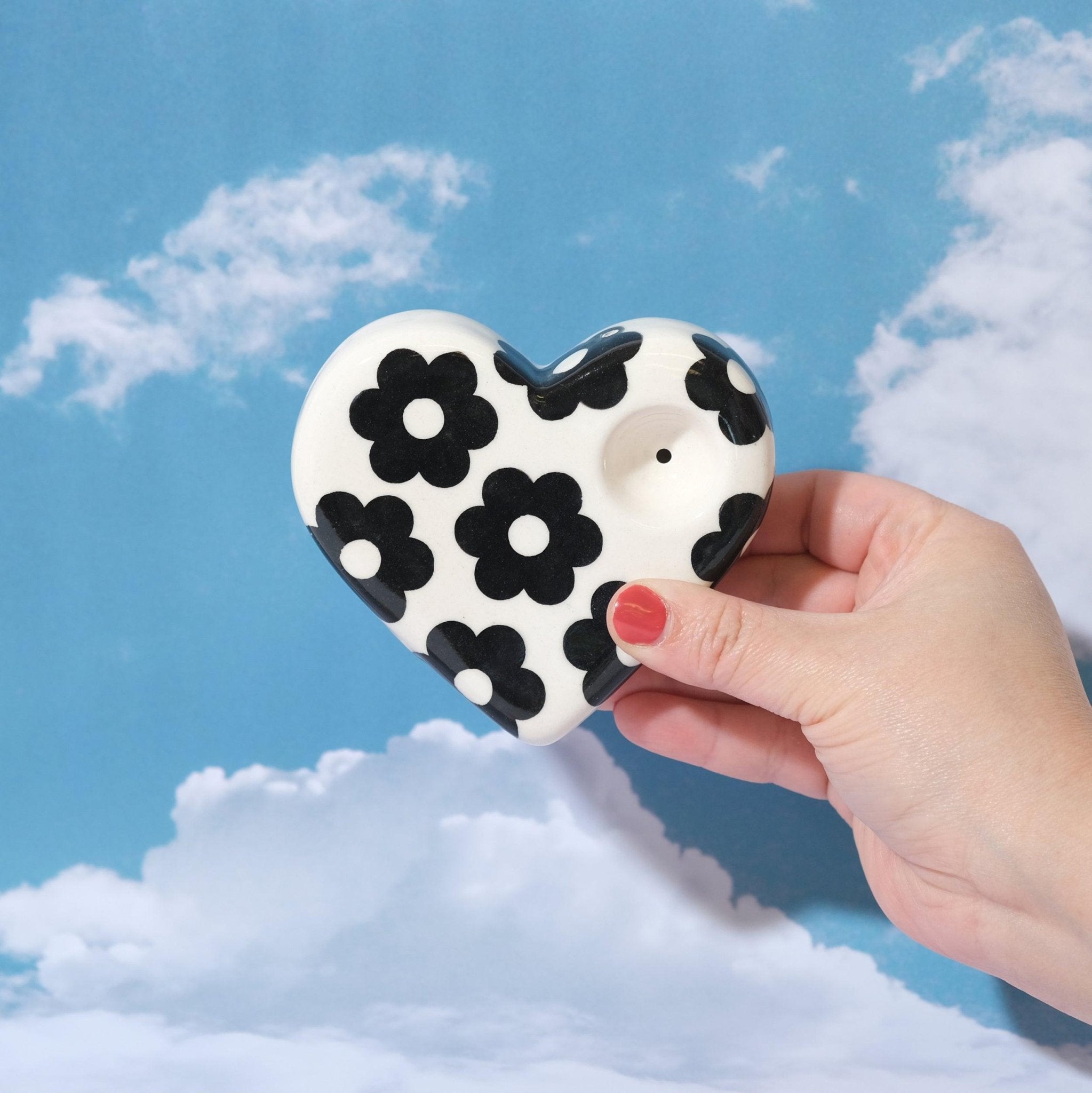 Daisy Porcelain Heart - Sleepy Mountain