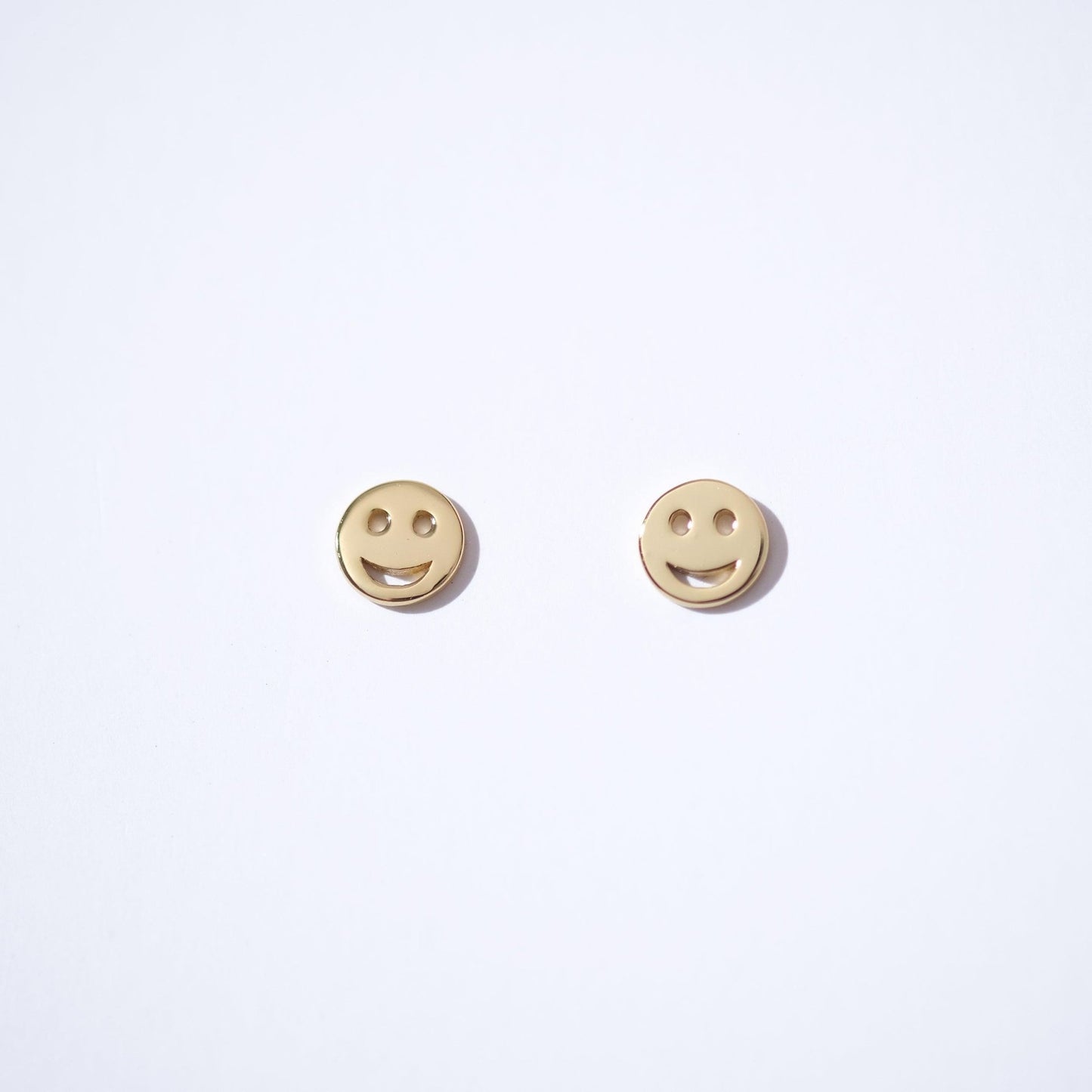Fine Essentials - Smiley Face Stud Earrings - Sleepy Mountain