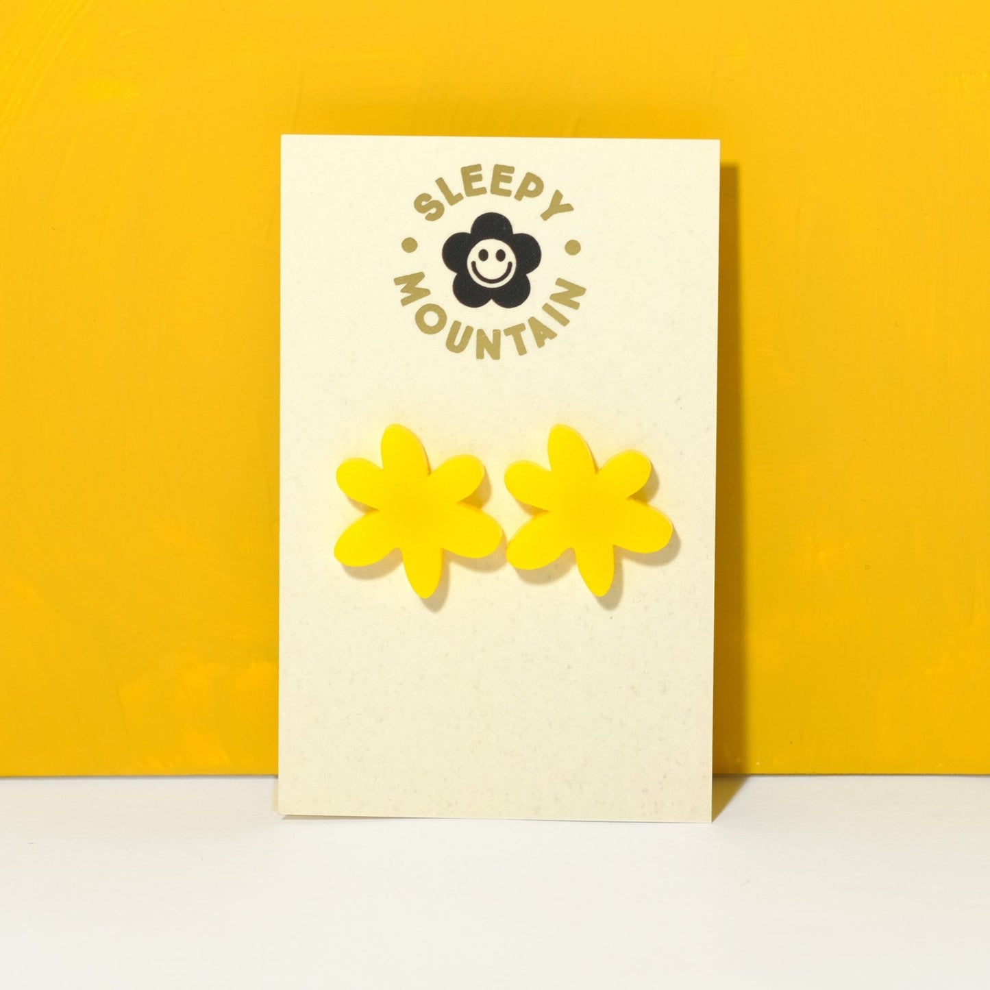 Flower stud earrings in sunshine yellow - Sleepy Mountain