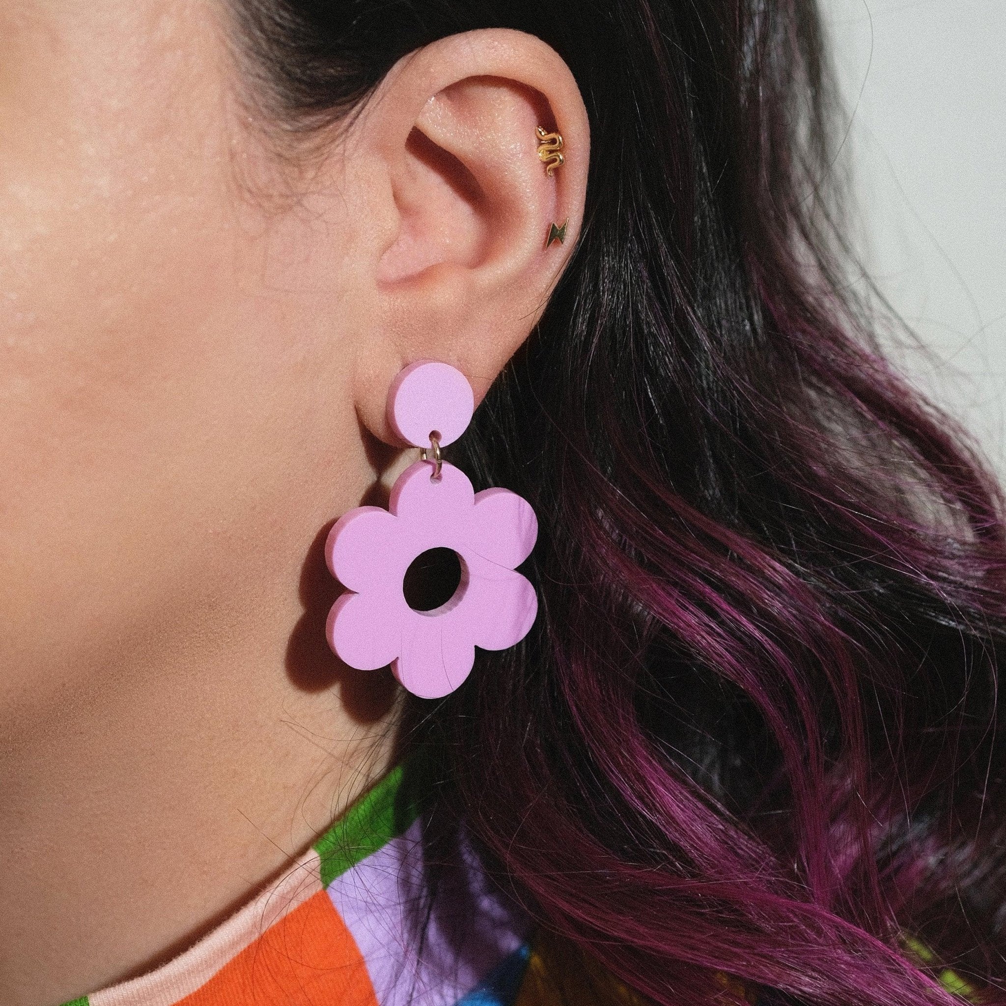 Lilac Daisy Dangle Earrings - Sleepy Mountain