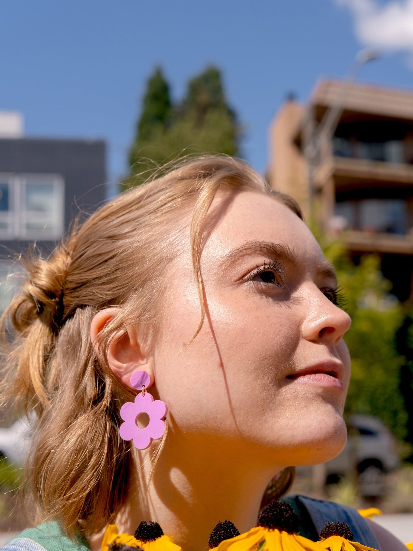 Lilac Daisy Dangle Earrings - Sleepy Mountain