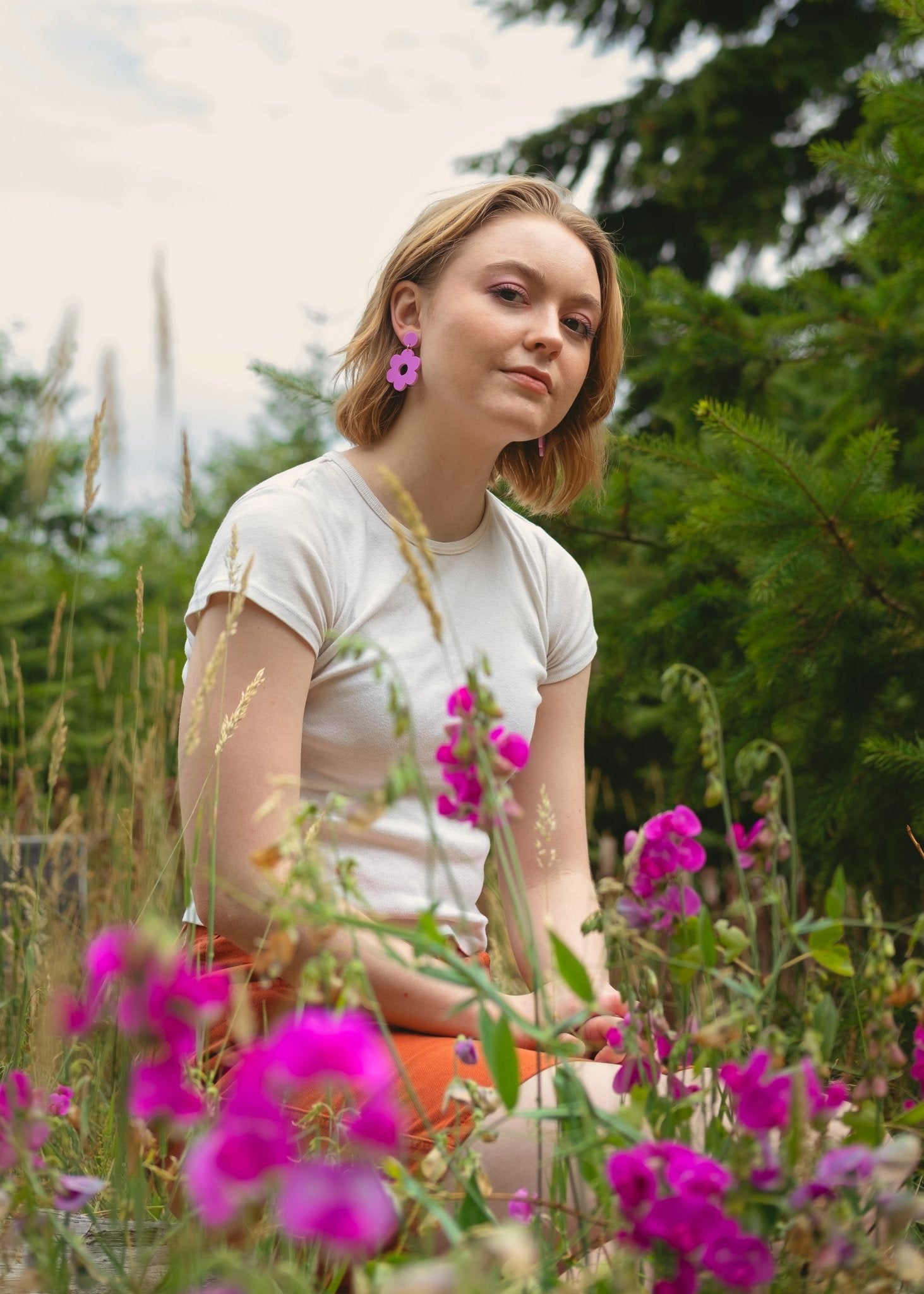 Lilac Daisy Dangle Earrings - Sleepy Mountain