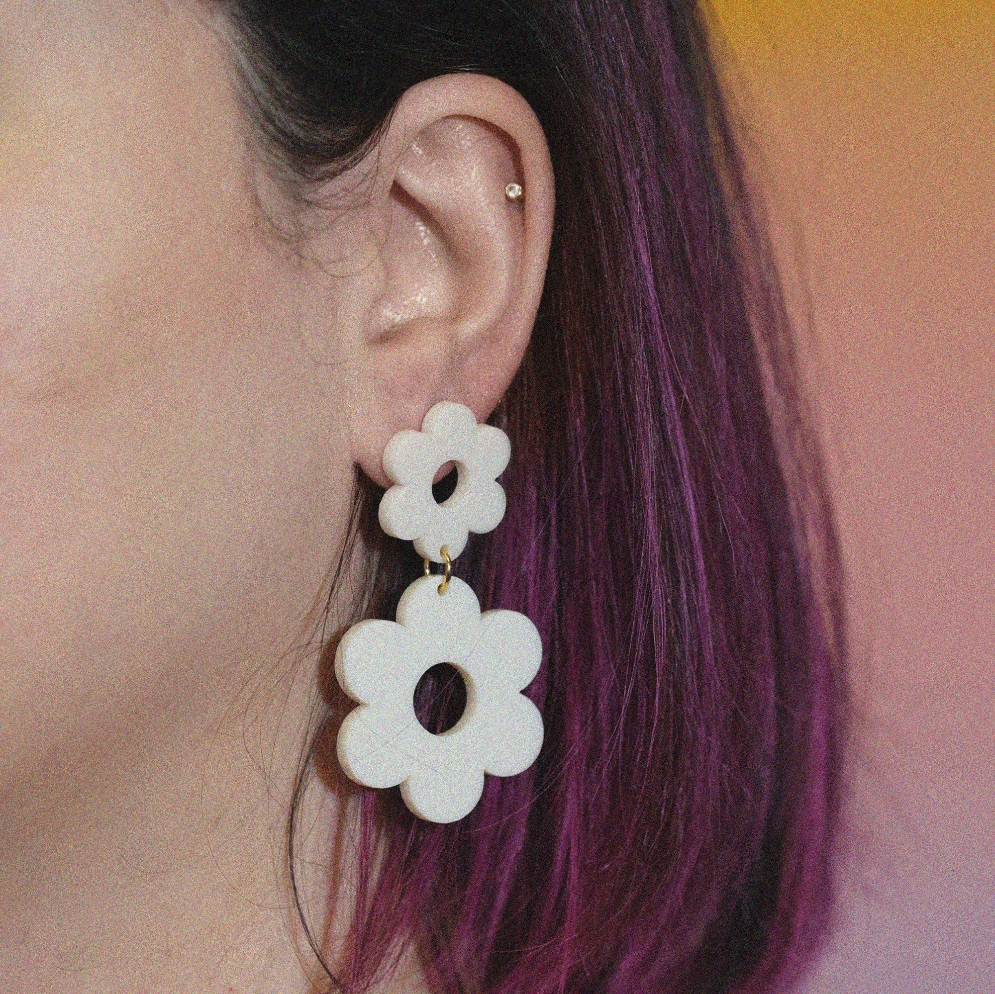 Linen Daisy Dangle Earrings - Sleepy Mountain