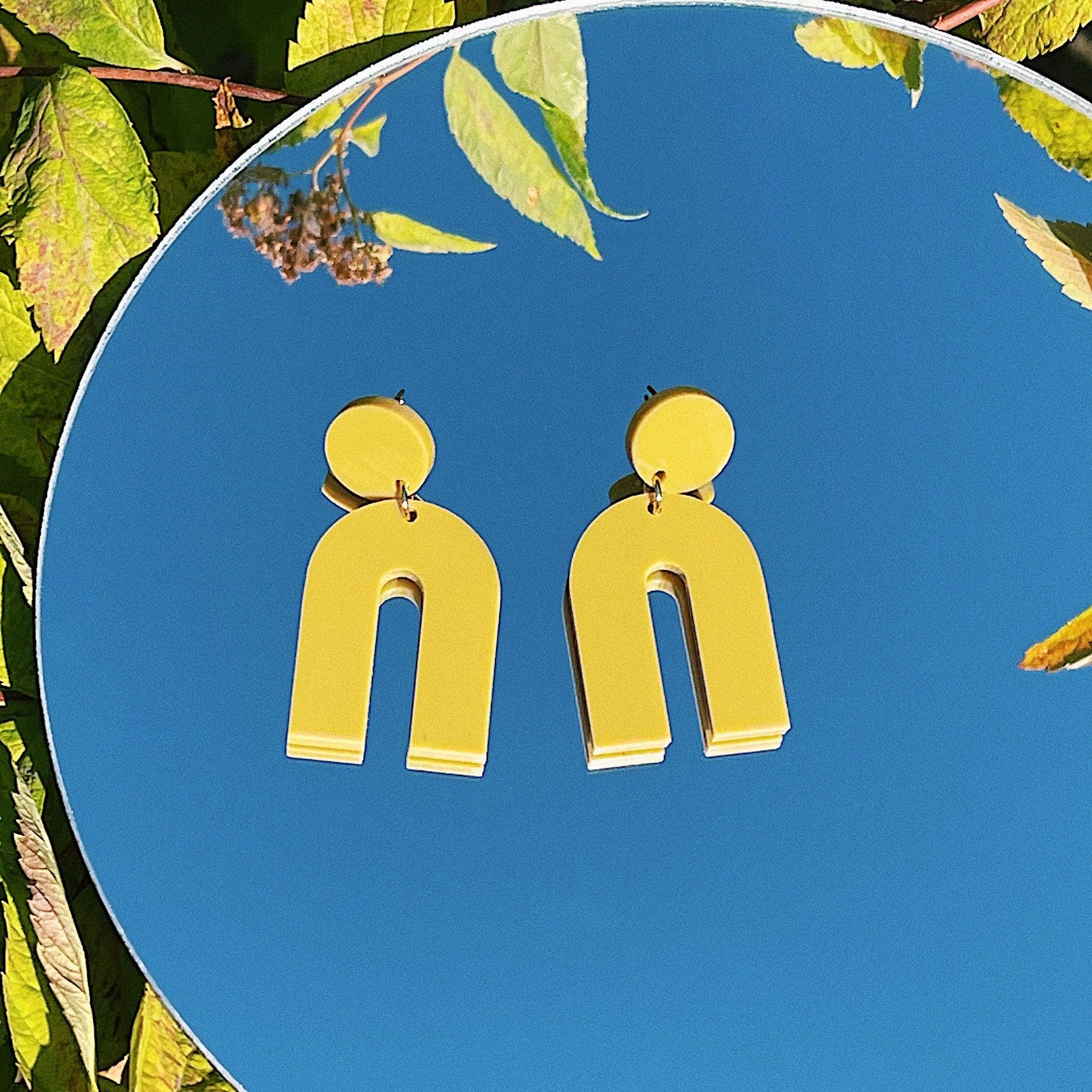 Olive Arch Dangle Earrings - Sleepy Mountain