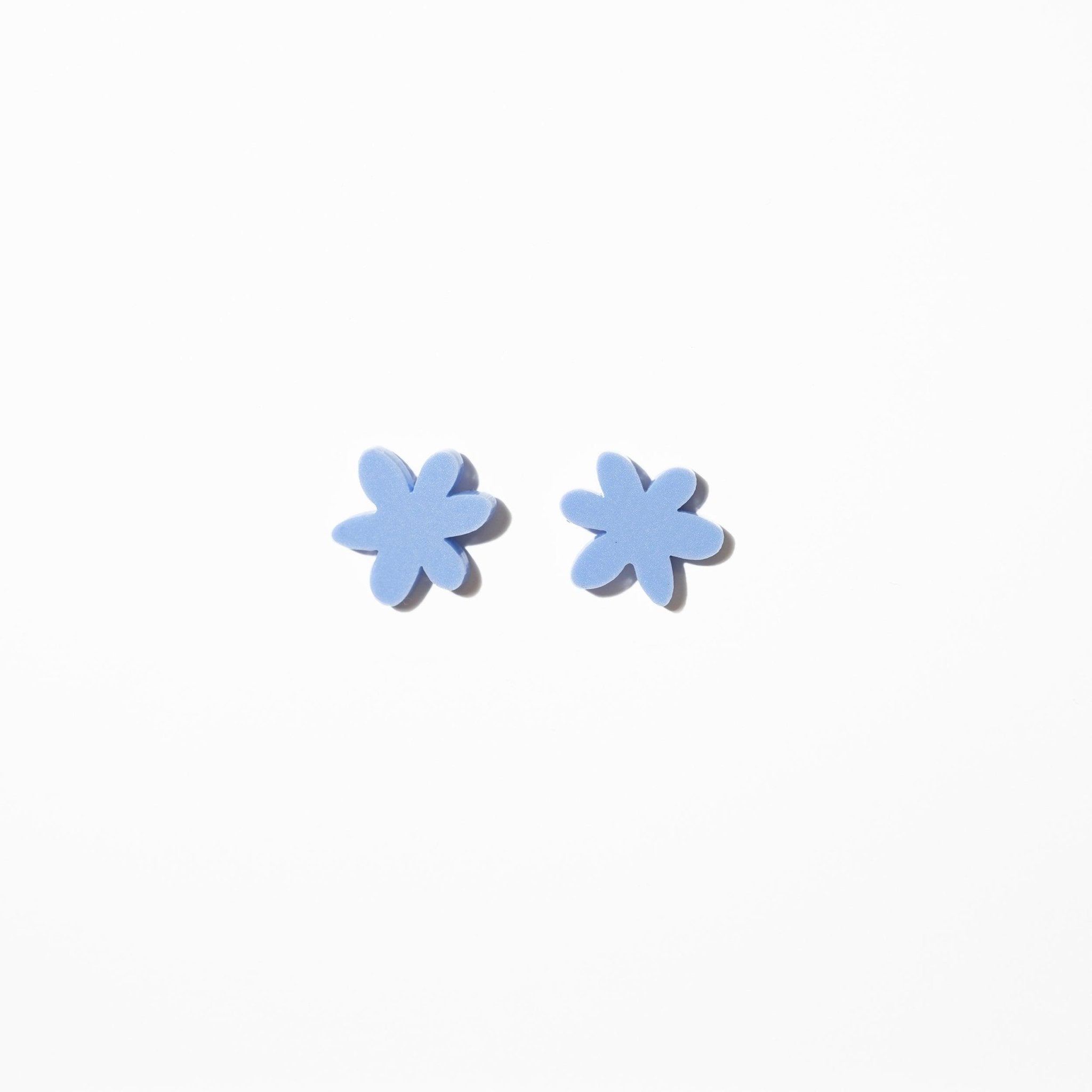 Periwinkle flower stud earrings - Sleepy Mountain