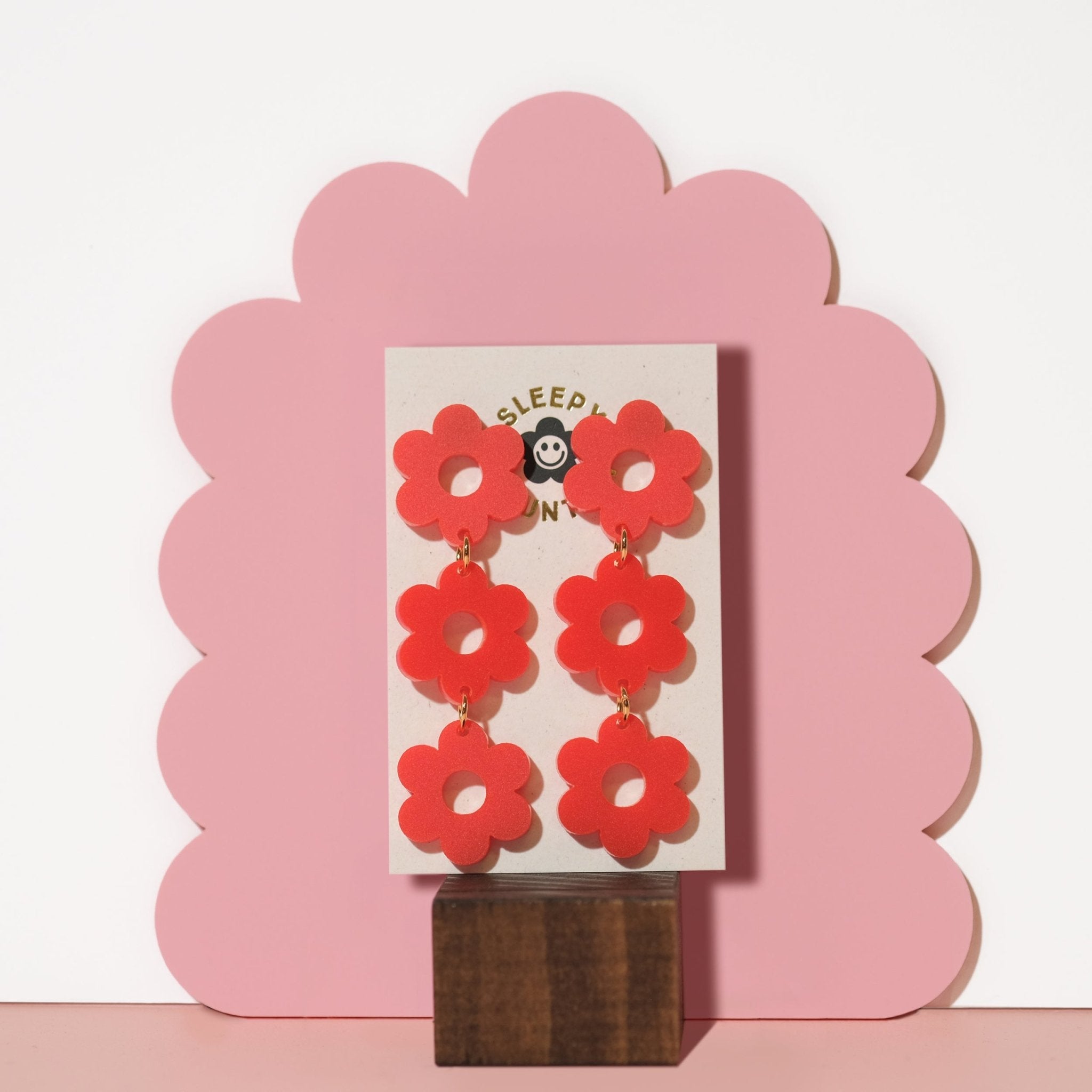 Red Daisy Chain Dangle Earrings - Sleepy Mountain