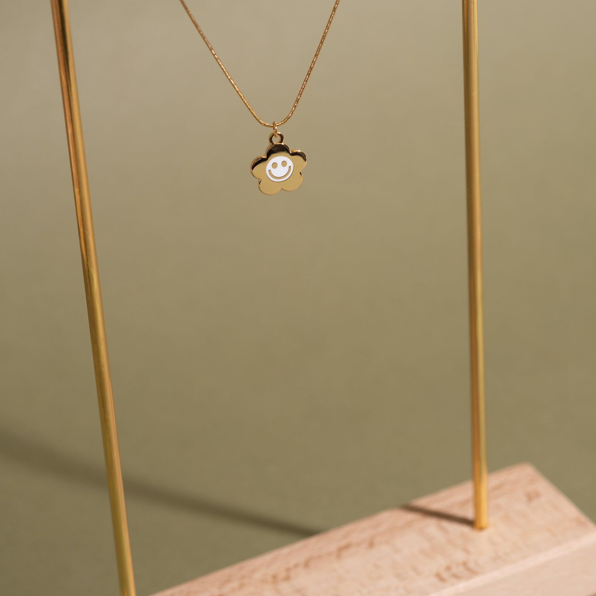 Smiley Daisy Charm Necklace - Sleepy Mountain