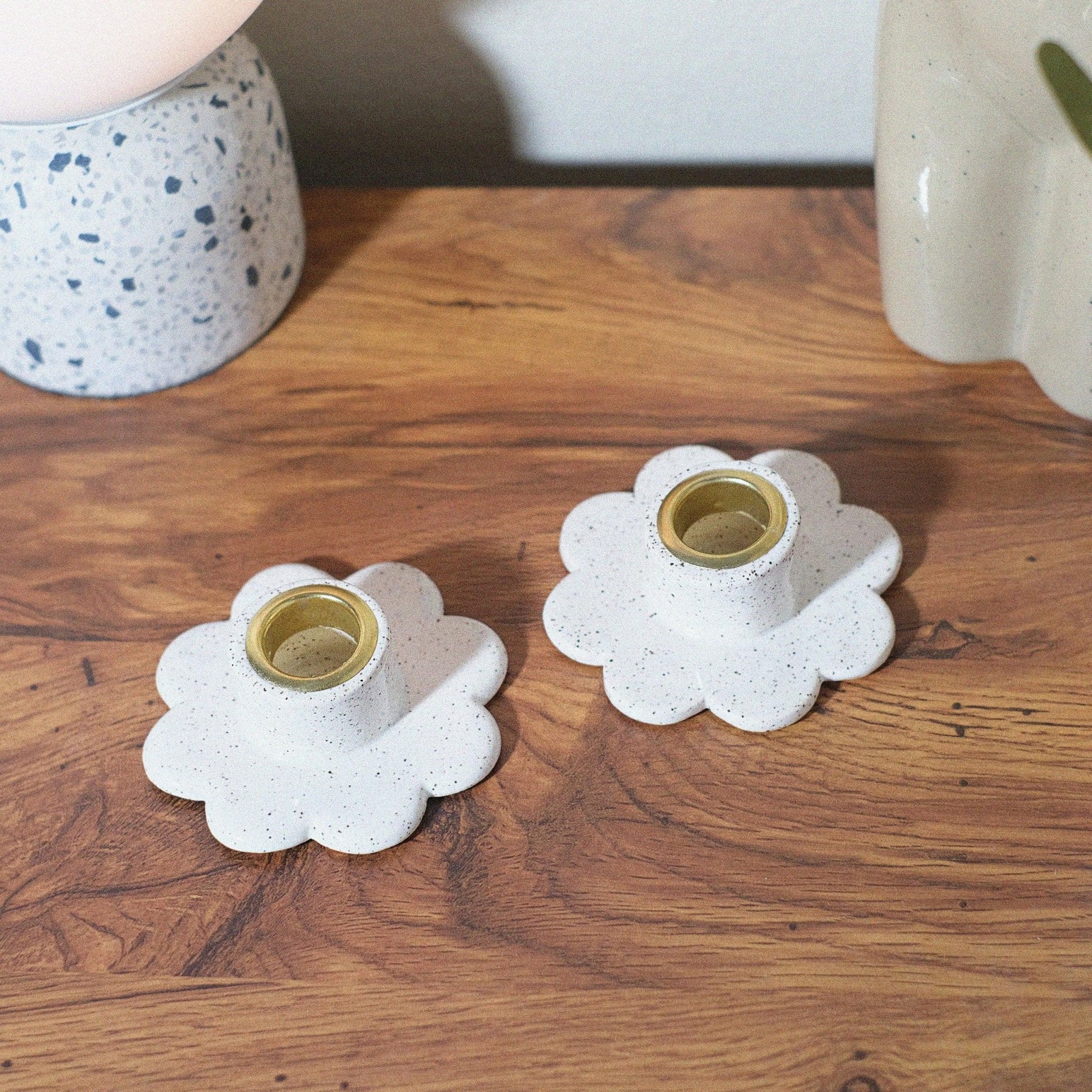 Speckled white flower candle holder set - Sleepy Mountain