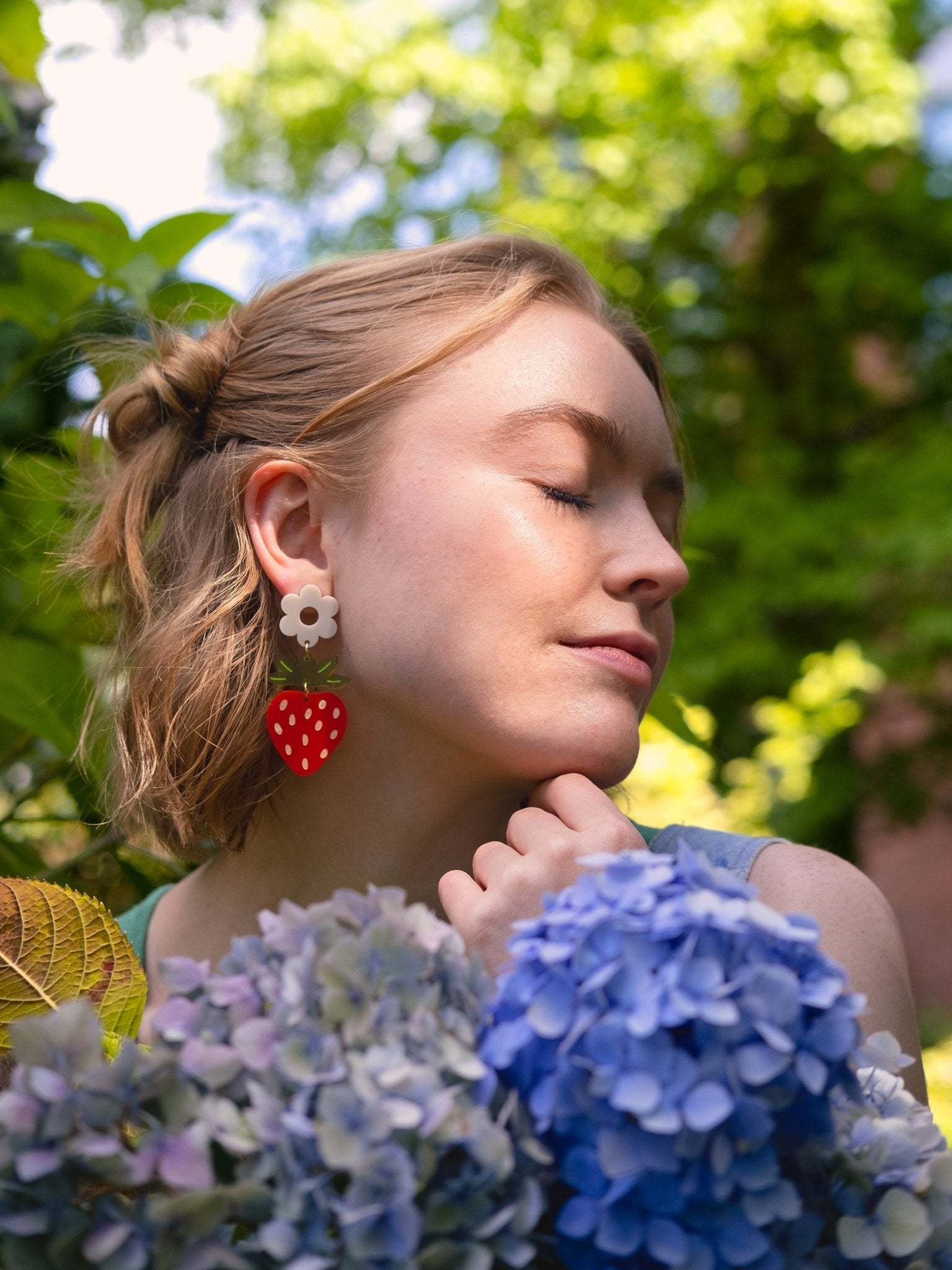 Strawberry Dangle Earrings - Sleepy Mountain